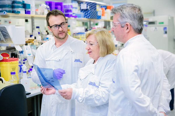 Professor Jennifer Stow and colleagues