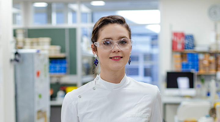 Spotlight Dr Caroline Holley Institute For Molecular Bioscience