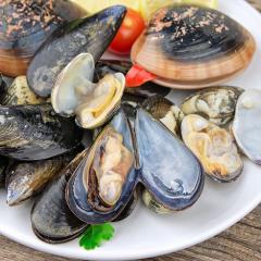 A plate of molluscs