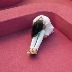 People with higher genetic risk of clinical depression are more likely to have physical symptoms such as chronic pain, fatigue and migraine.